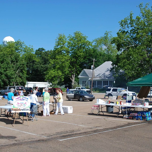 Flora hosts various annual events and festivals, such as the Flora Car Show and the Flora Fall Festival, celebrating local culture and community spirit. 