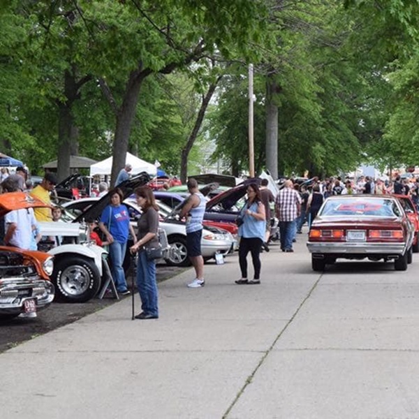 The City of Niles hosts several annual events and festivals, including parades, fairs, and community gatherings that celebrate local culture and heritage. 