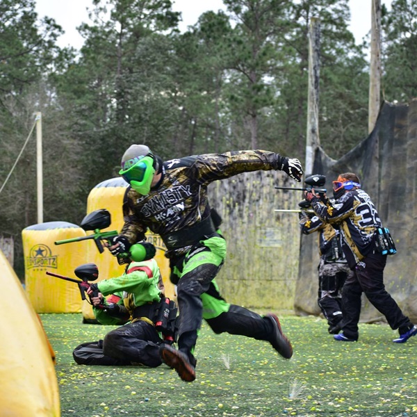 LA Xtreme Paintball features themed arenas and scenarios to create an immersive and engaging experience for players.