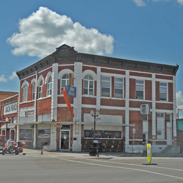 Spearfish has a vibrant arts scene, with galleries, public art installations, and cultural events. 