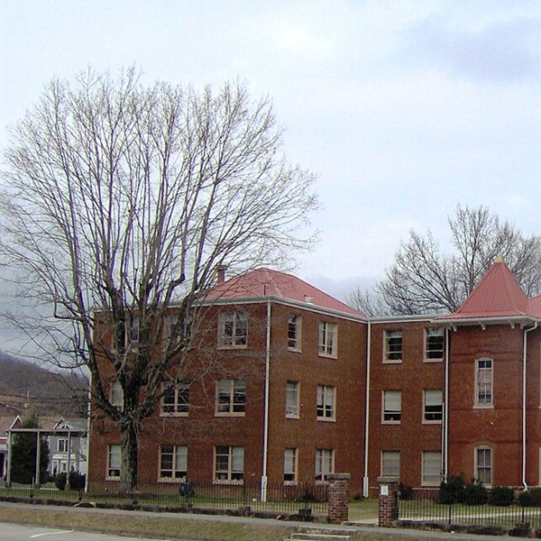 The historic courthouse in Wartburg, built in 1904, is a central landmark listed on the National Register of Historic Places. 