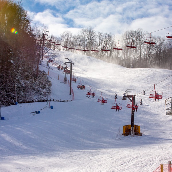 One of the most iconic features of Ober Mountain is its Aerial Tramway, which transports visitors from downtown Gatlinburg to the ski area and offers stunning views of the Smoky Mountains. 