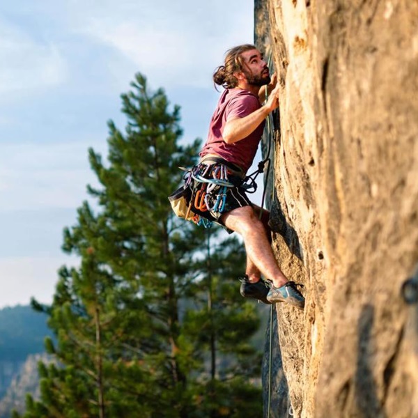 The area offers routes for all skill levels, from beginner-friendly climbs to challenging routes for advanced climbers.